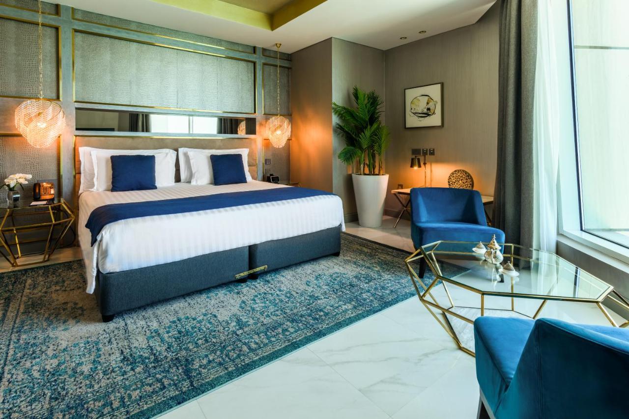 Centara West Bay Hotel & Residences Doha Eksteriør billede Deluxe Room