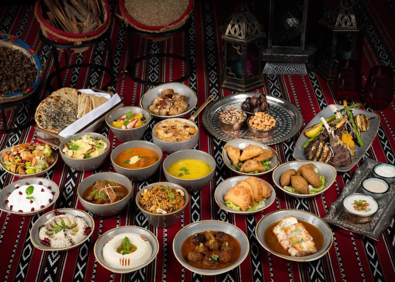 Centara West Bay Hotel & Residences Doha Eksteriør billede A selection of traditional Emirati cuisine