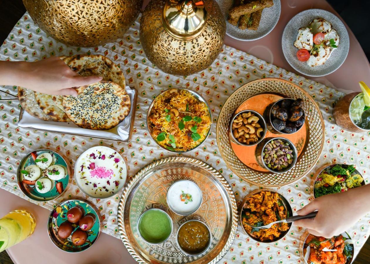 Centara West Bay Hotel & Residences Doha Eksteriør billede A vegetarian meal