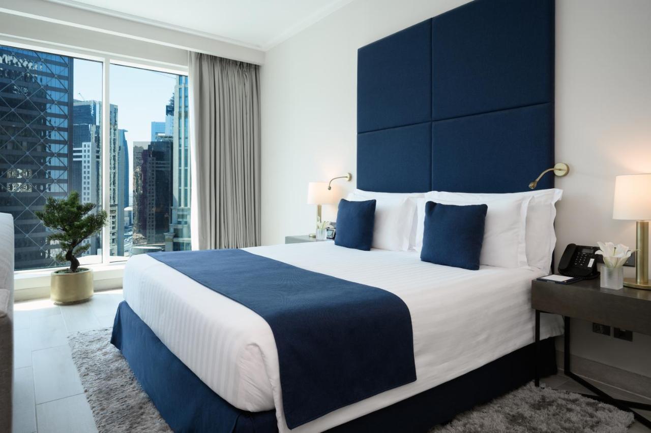 Centara West Bay Hotel & Residences Doha Eksteriør billede A bedroom at the hotel