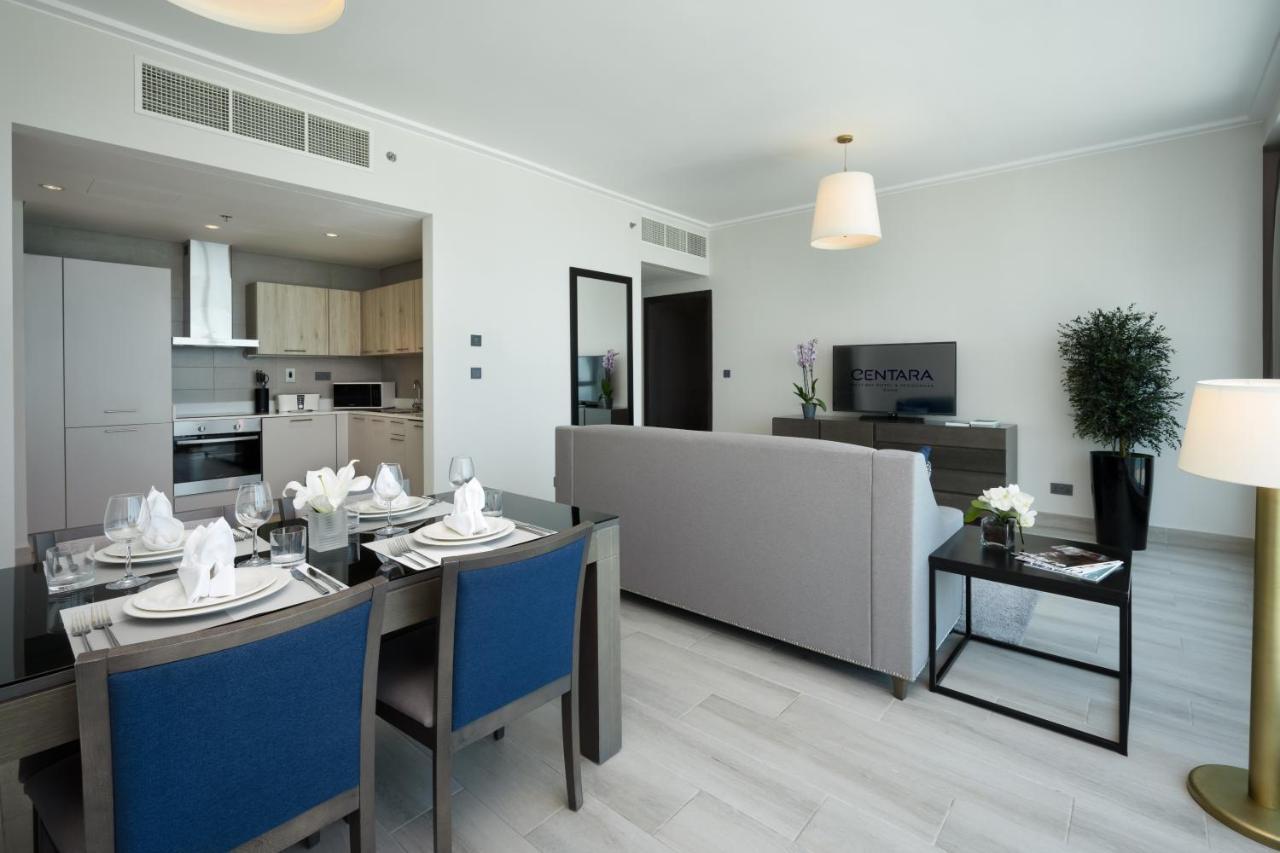 Centara West Bay Hotel & Residences Doha Eksteriør billede A living room at the hotel