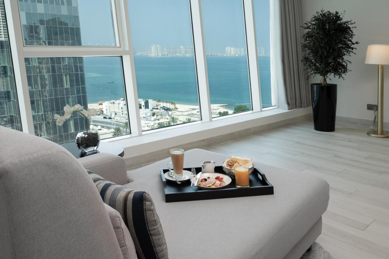 Centara West Bay Hotel & Residences Doha Eksteriør billede A view from a suite at the Ritz-Carlton, DIFC