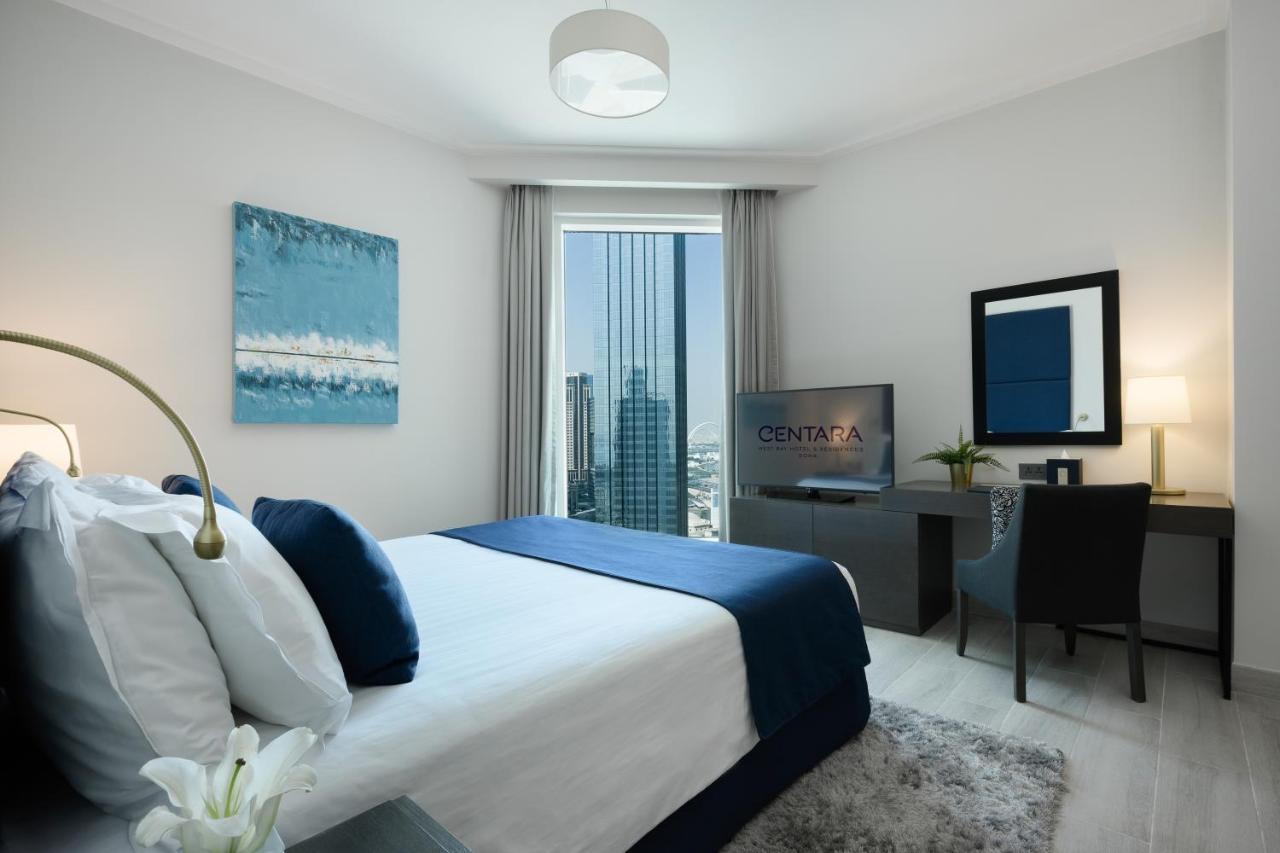 Centara West Bay Hotel & Residences Doha Eksteriør billede A bedroom at the hotel
