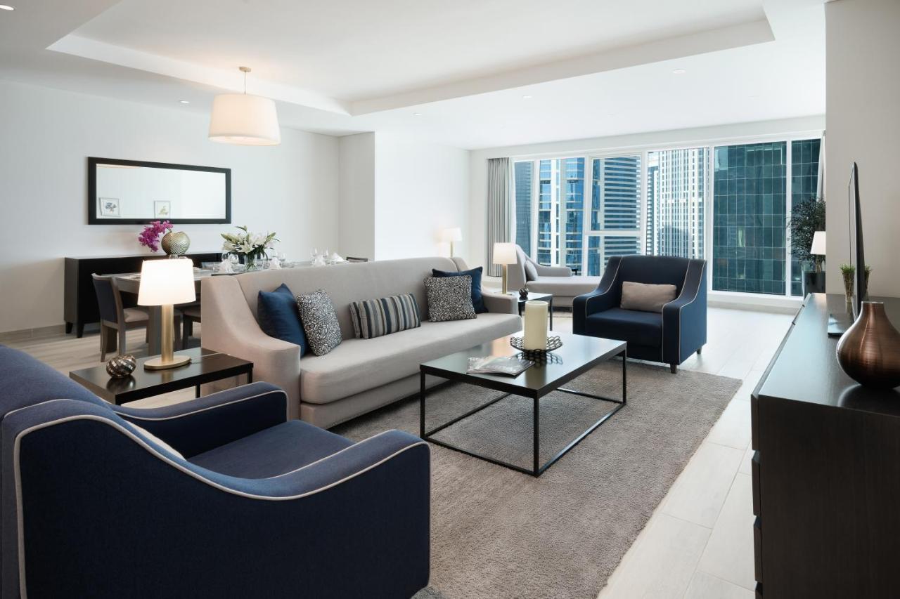 Centara West Bay Hotel & Residences Doha Eksteriør billede Living room