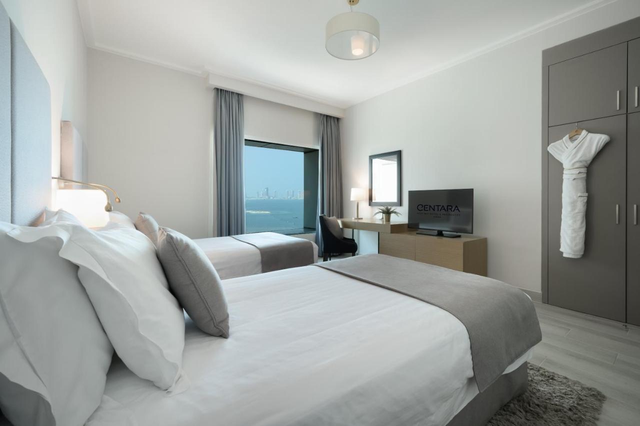 Centara West Bay Hotel & Residences Doha Eksteriør billede A bedroom at the hotel