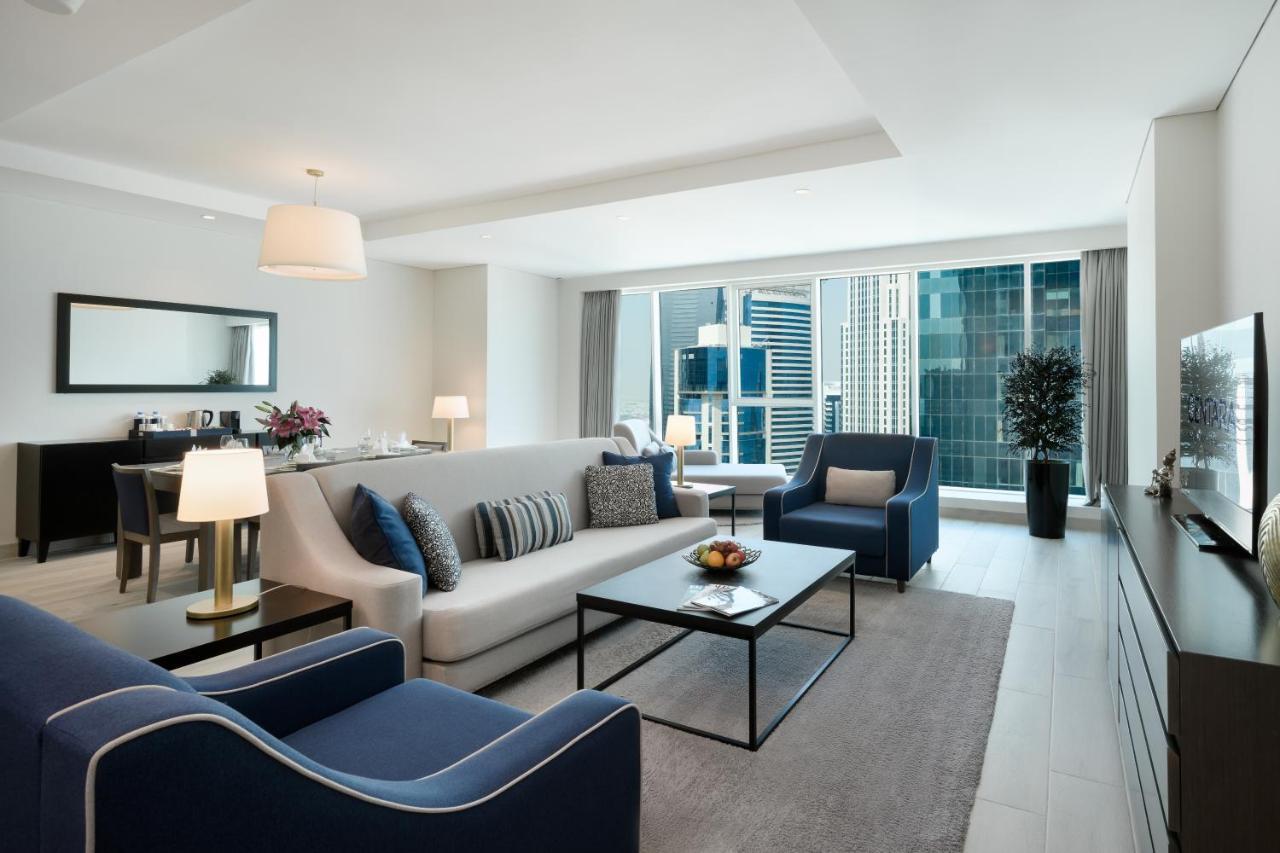 Centara West Bay Hotel & Residences Doha Eksteriør billede A living room in a typical apartment