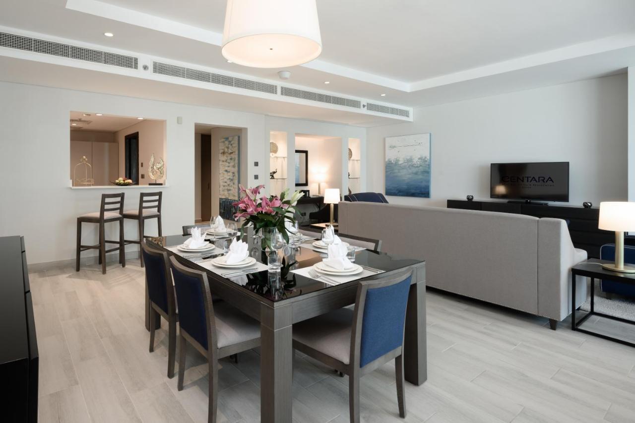 Centara West Bay Hotel & Residences Doha Eksteriør billede A living room at the Ritz-Carlton, DIFC